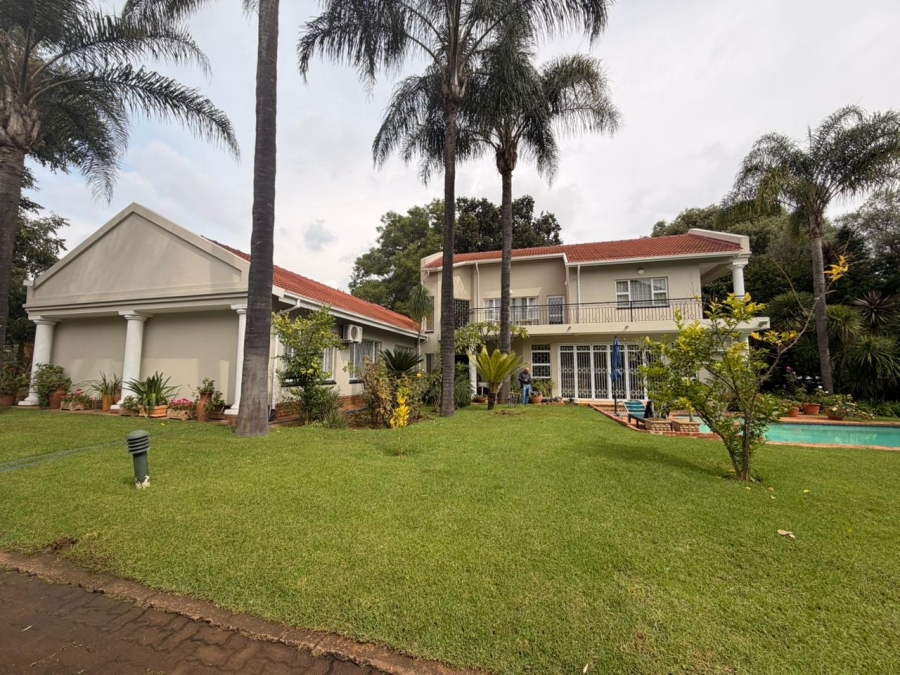 5 Bedroom Property for Sale in Ashlea Gardens Gauteng