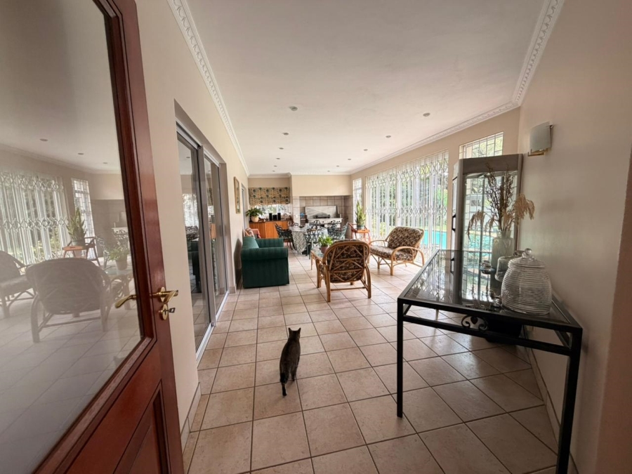5 Bedroom Property for Sale in Ashlea Gardens Gauteng