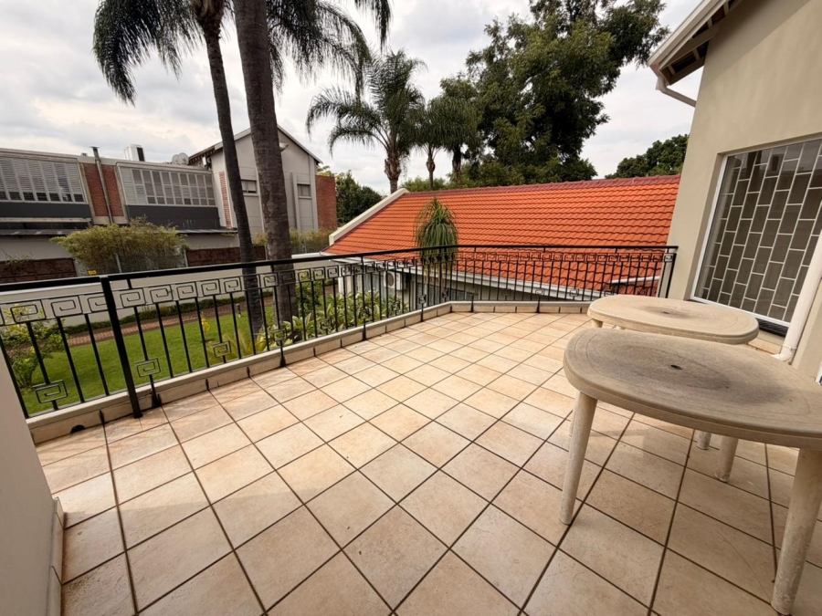 5 Bedroom Property for Sale in Ashlea Gardens Gauteng