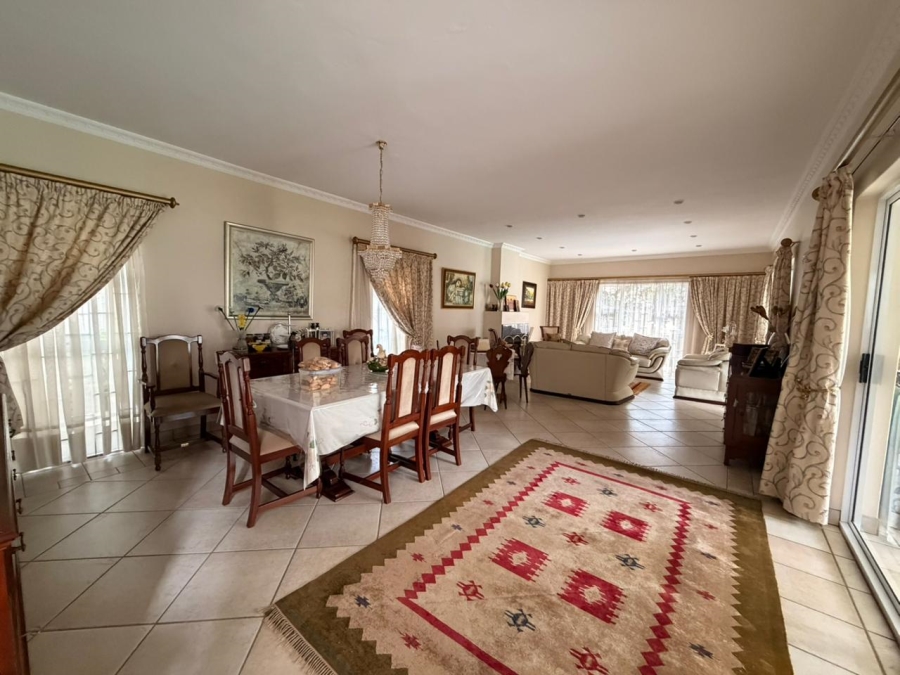 5 Bedroom Property for Sale in Ashlea Gardens Gauteng