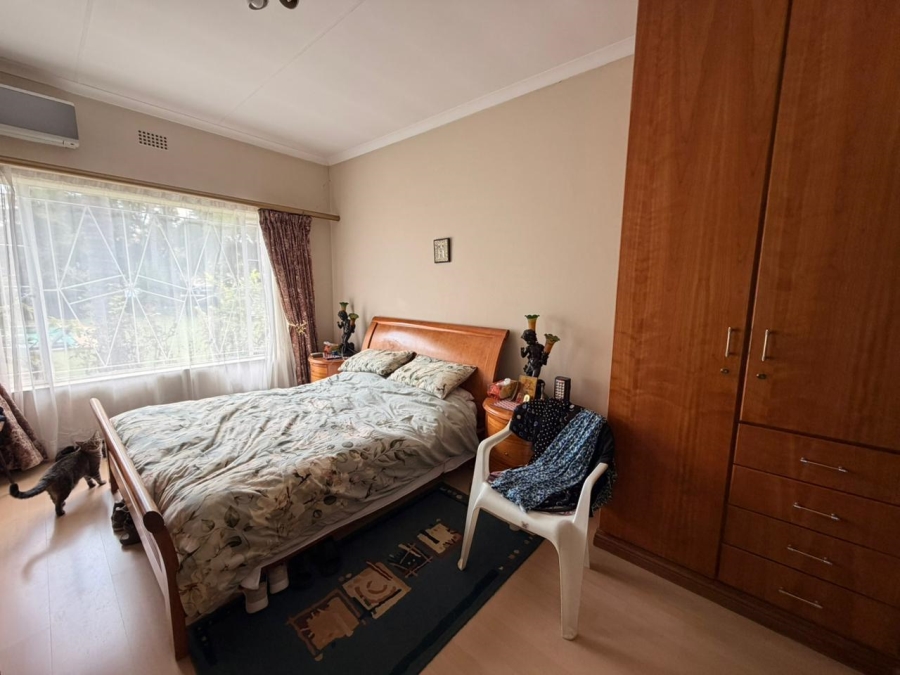 5 Bedroom Property for Sale in Ashlea Gardens Gauteng