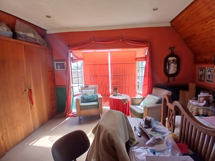 4 Bedroom Property for Sale in Carletonville Central Gauteng