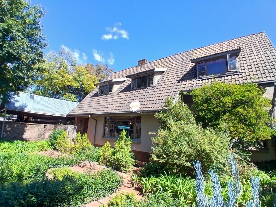 4 Bedroom Property for Sale in Carletonville Central Gauteng