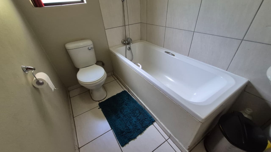 3 Bedroom Property for Sale in Cloverdene Gauteng