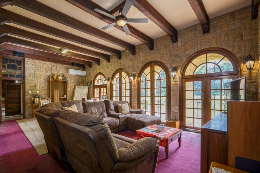 6 Bedroom Property for Sale in Victory Park Gauteng