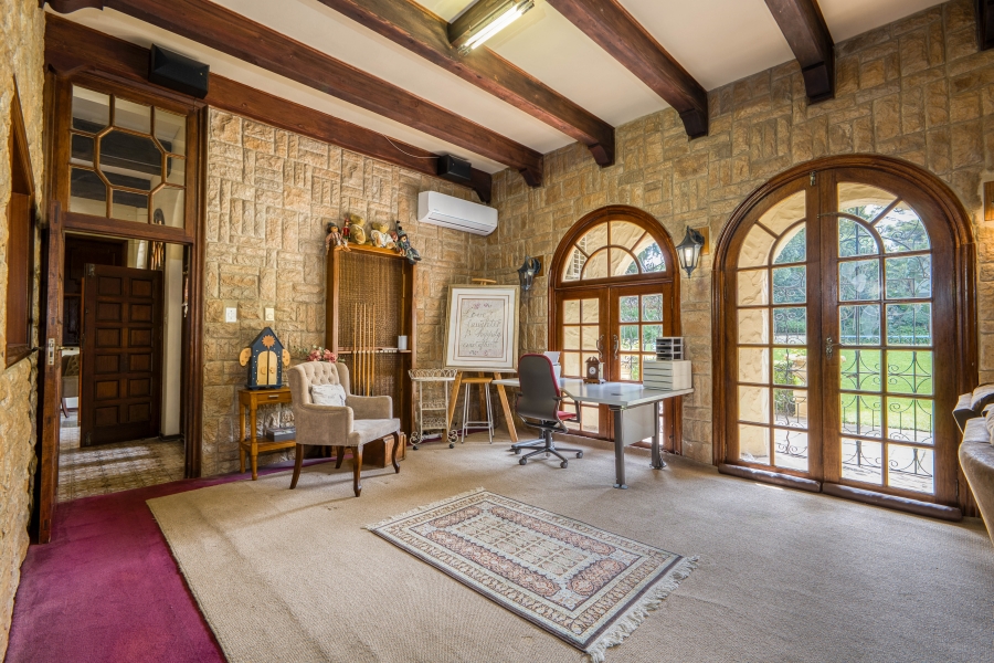 6 Bedroom Property for Sale in Victory Park Gauteng