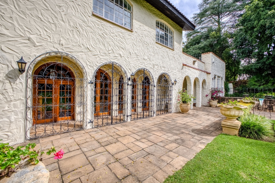 6 Bedroom Property for Sale in Victory Park Gauteng