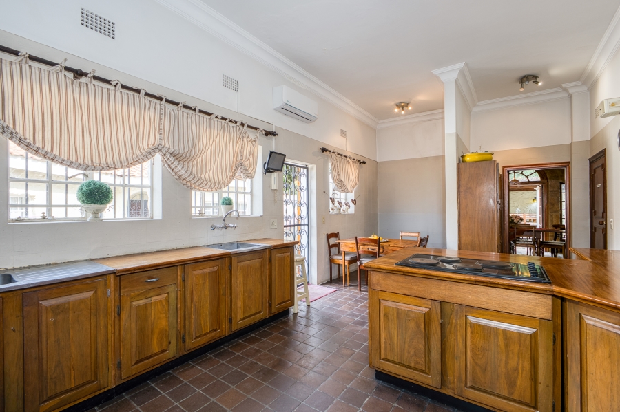 6 Bedroom Property for Sale in Victory Park Gauteng