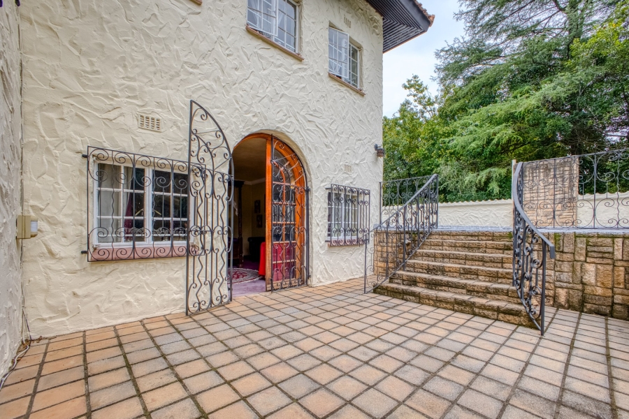 6 Bedroom Property for Sale in Victory Park Gauteng