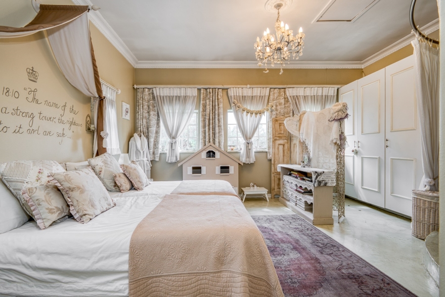 6 Bedroom Property for Sale in Victory Park Gauteng