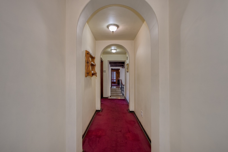 6 Bedroom Property for Sale in Victory Park Gauteng