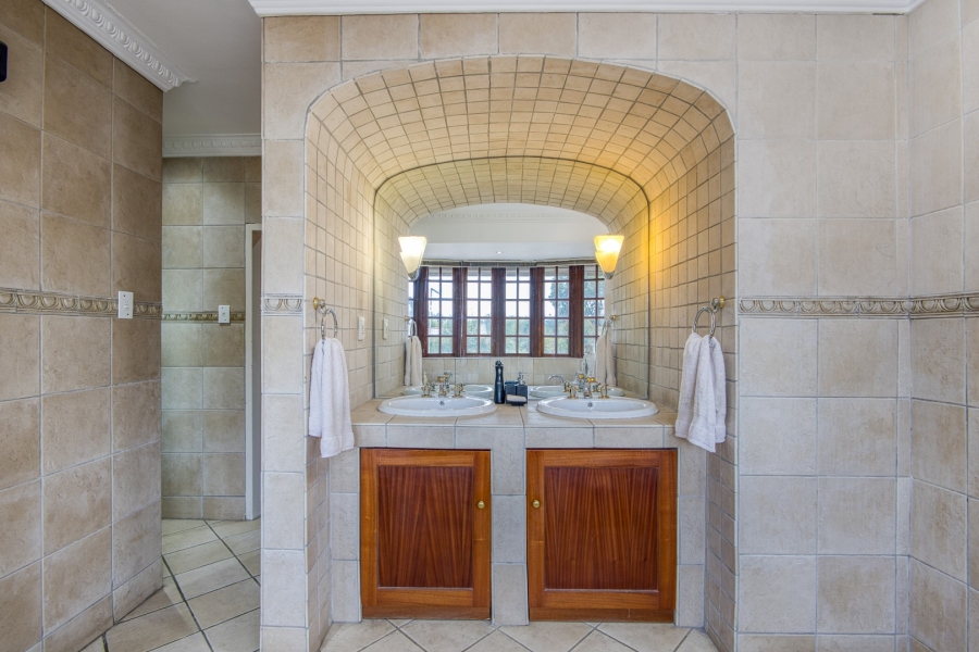 6 Bedroom Property for Sale in Victory Park Gauteng