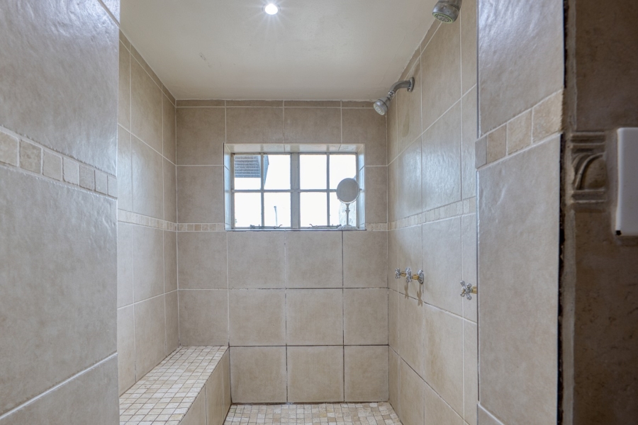 6 Bedroom Property for Sale in Victory Park Gauteng
