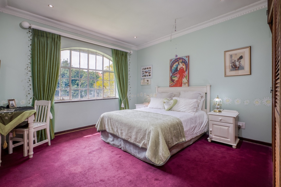 6 Bedroom Property for Sale in Victory Park Gauteng