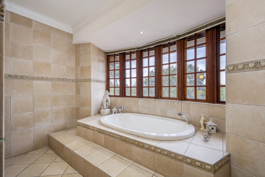 6 Bedroom Property for Sale in Victory Park Gauteng