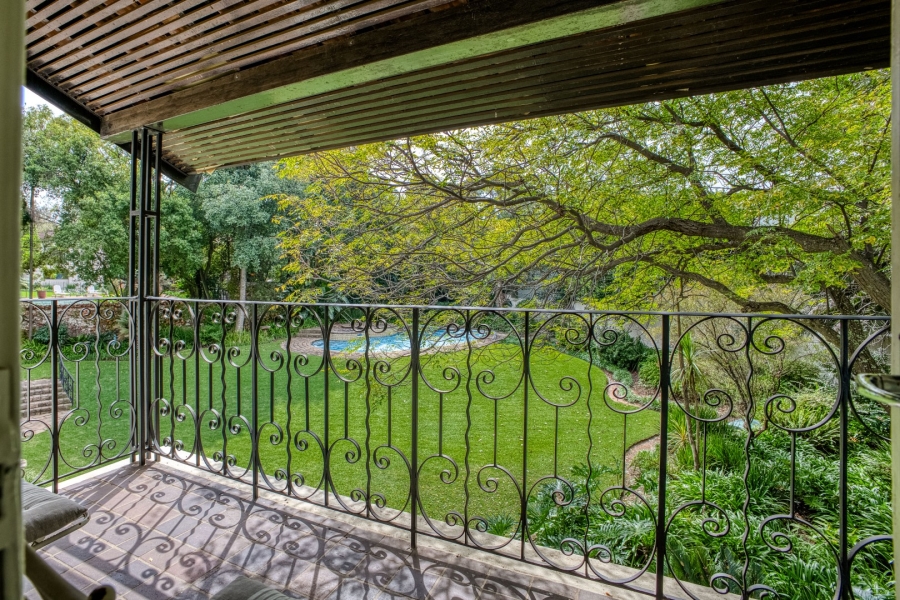6 Bedroom Property for Sale in Victory Park Gauteng