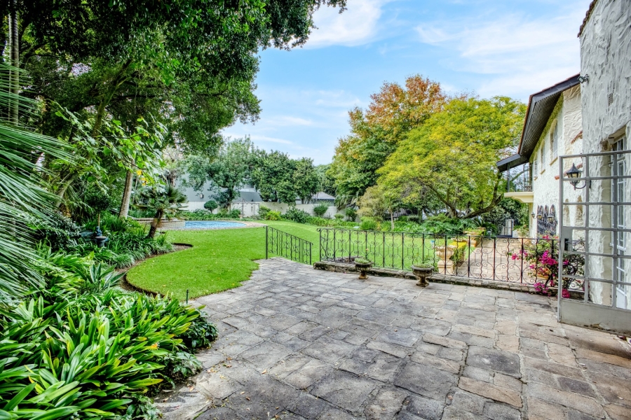 6 Bedroom Property for Sale in Victory Park Gauteng