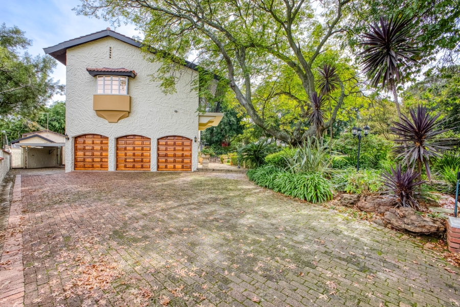 6 Bedroom Property for Sale in Victory Park Gauteng