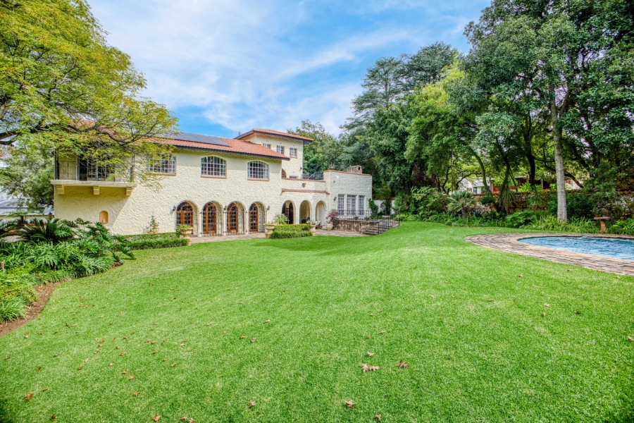 6 Bedroom Property for Sale in Victory Park Gauteng