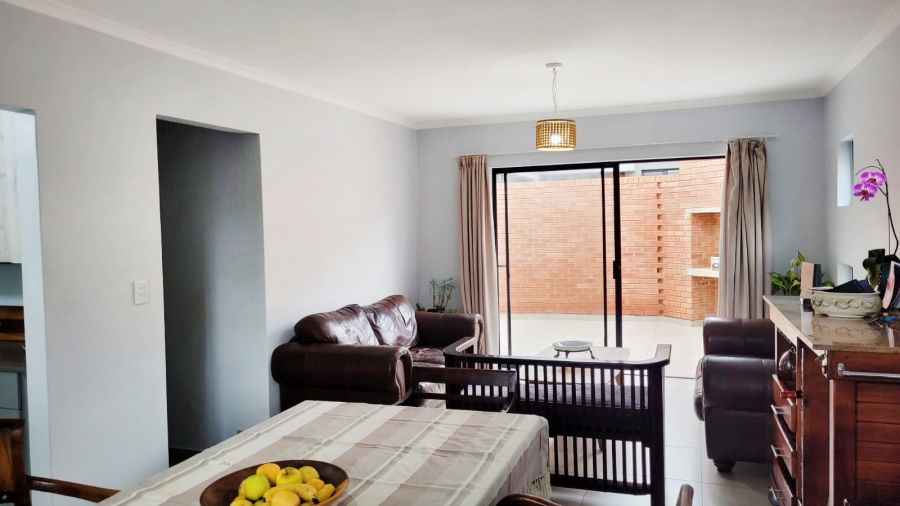 2 Bedroom Property for Sale in Linden Gauteng