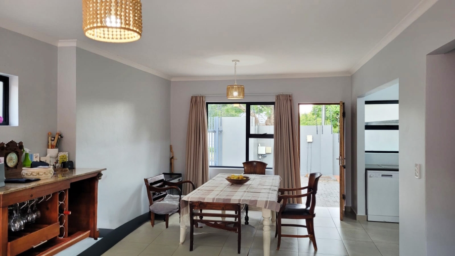 2 Bedroom Property for Sale in Linden Gauteng