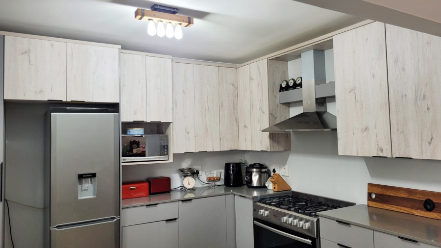 2 Bedroom Property for Sale in Linden Gauteng