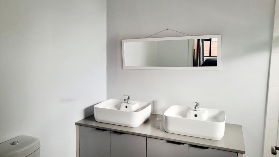 2 Bedroom Property for Sale in Linden Gauteng