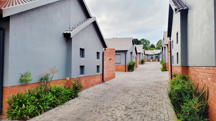 2 Bedroom Property for Sale in Linden Gauteng