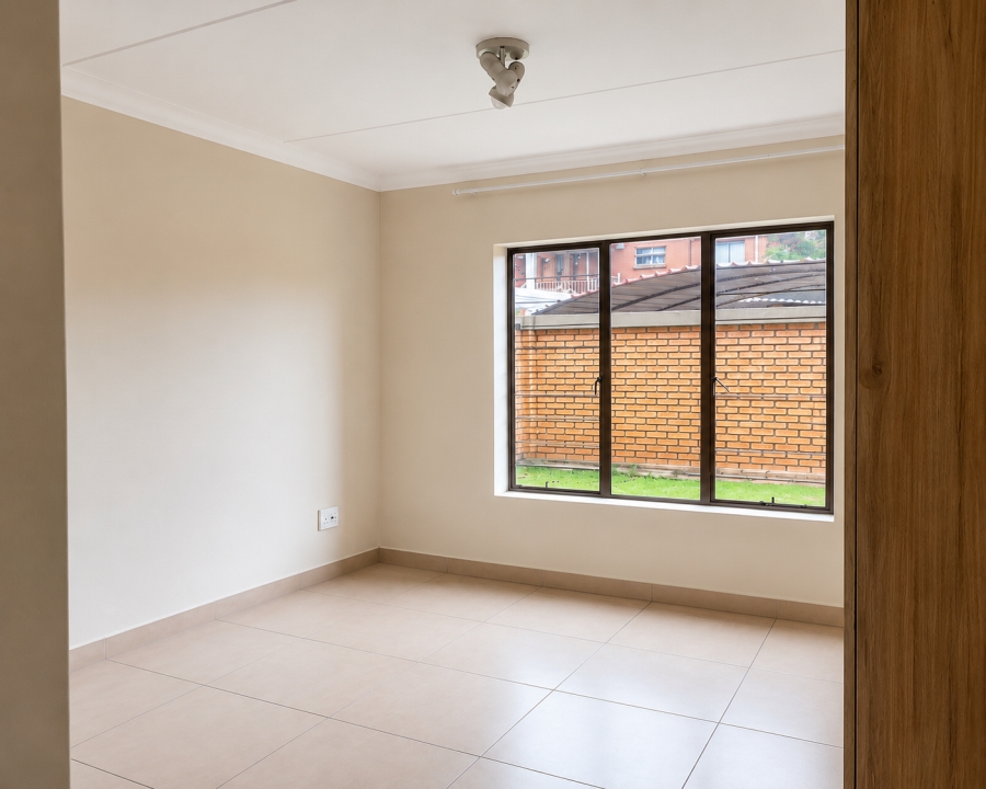 2 Bedroom Property for Sale in Andeon AH Gauteng