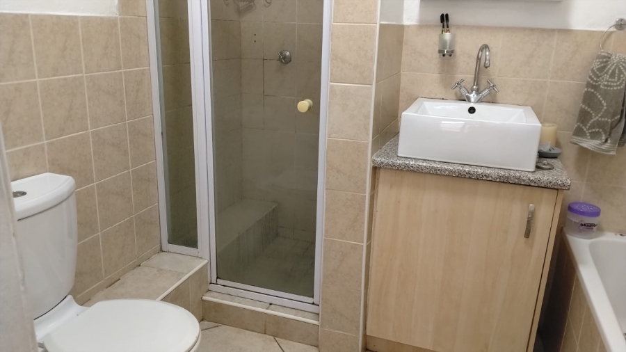 2 Bedroom Property for Sale in Sugar Bush Estate Gauteng