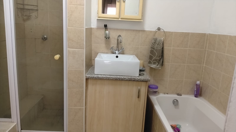2 Bedroom Property for Sale in Sugar Bush Estate Gauteng