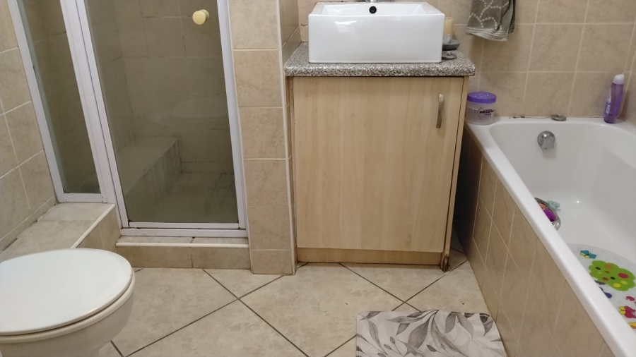 2 Bedroom Property for Sale in Sugar Bush Estate Gauteng