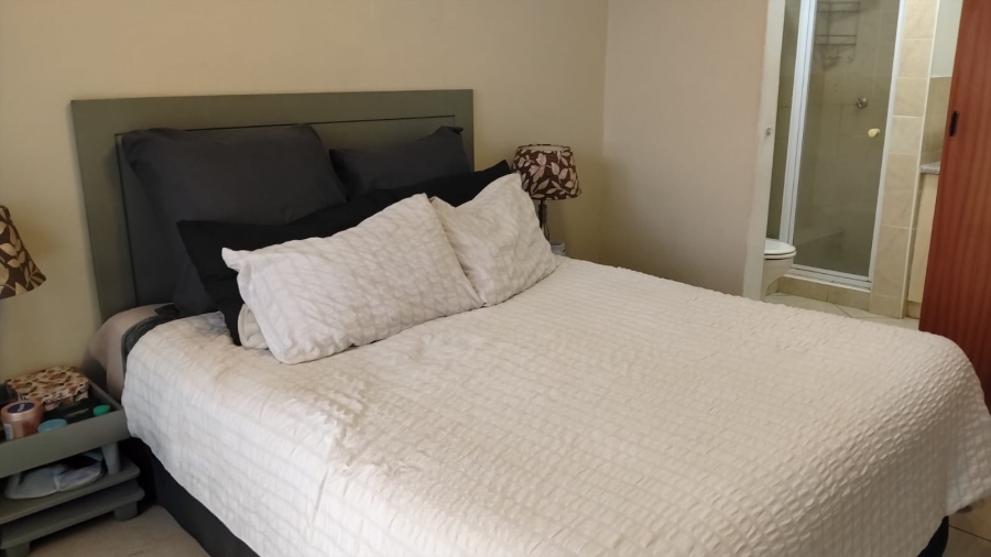 2 Bedroom Property for Sale in Sugar Bush Estate Gauteng