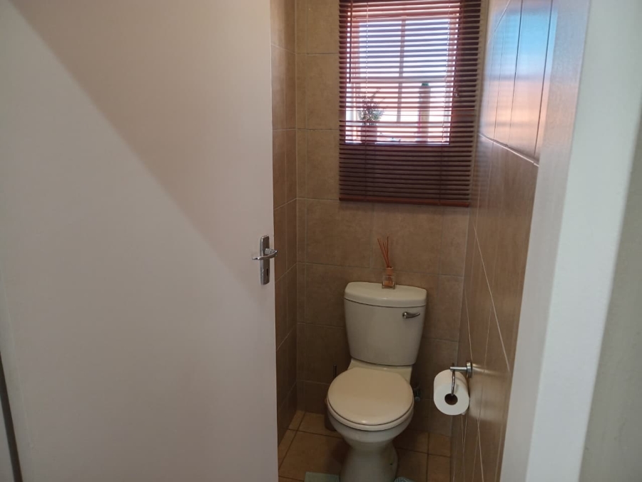 2 Bedroom Property for Sale in Thatch Hill Estate Gauteng