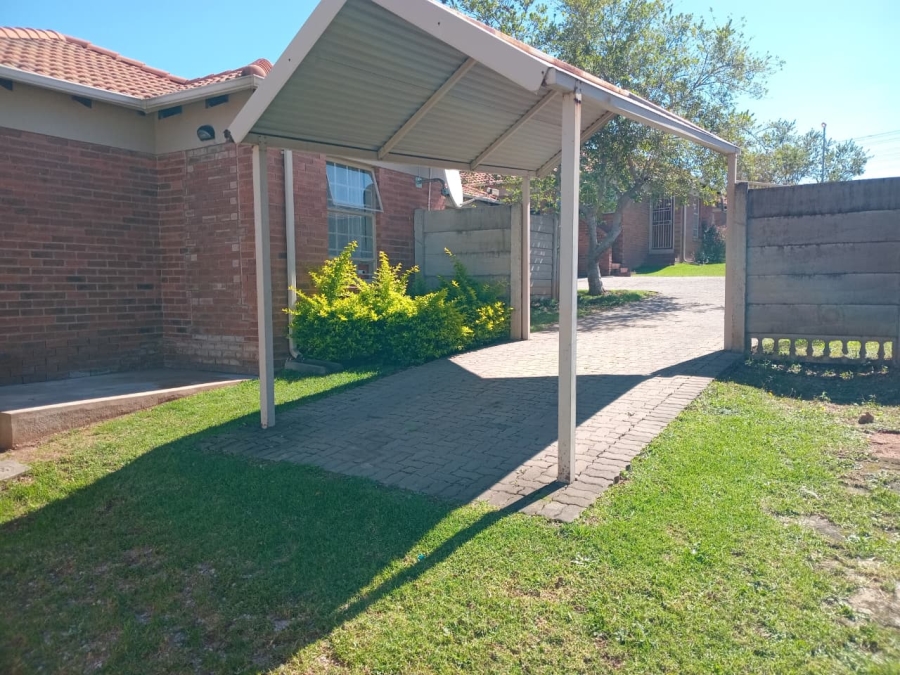 2 Bedroom Property for Sale in Thatch Hill Estate Gauteng