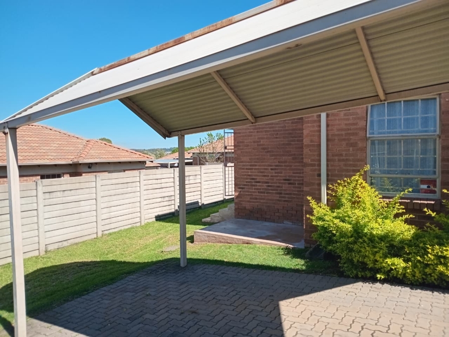 2 Bedroom Property for Sale in Thatch Hill Estate Gauteng