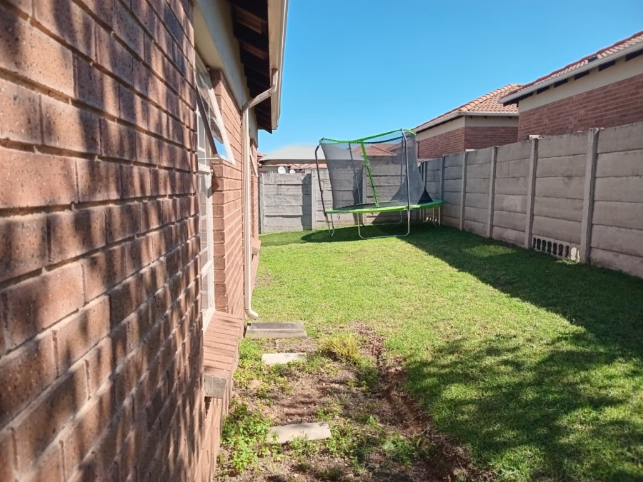2 Bedroom Property for Sale in Thatch Hill Estate Gauteng
