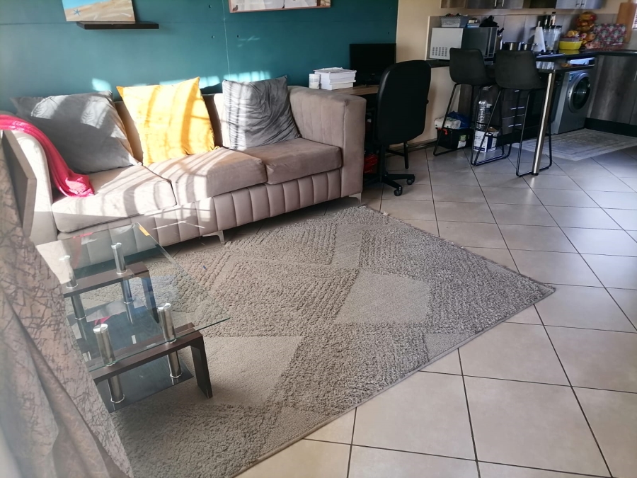 2 Bedroom Property for Sale in The Reeds Gauteng