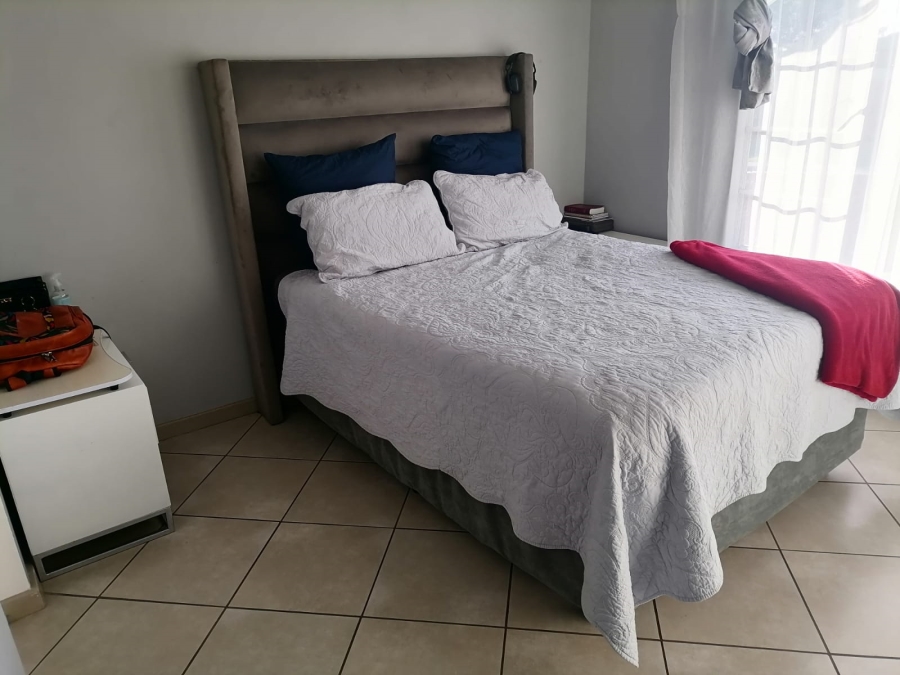 2 Bedroom Property for Sale in The Reeds Gauteng