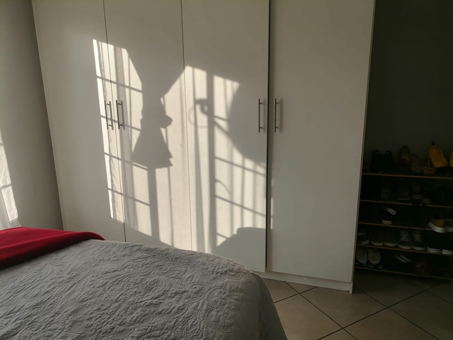 2 Bedroom Property for Sale in The Reeds Gauteng