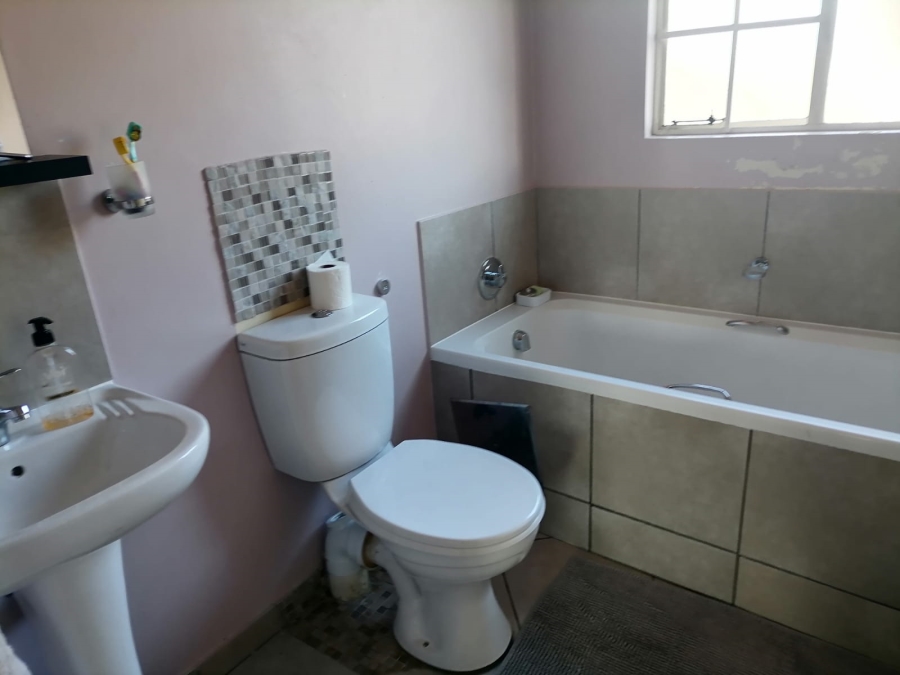 2 Bedroom Property for Sale in The Reeds Gauteng