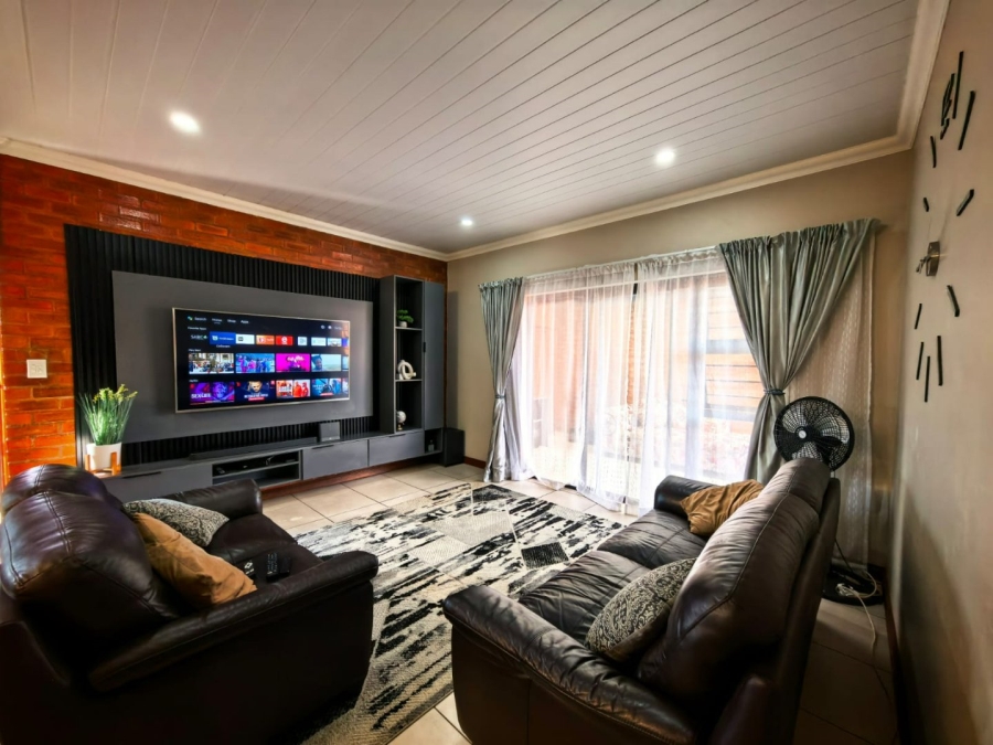 2 Bedroom Property for Sale in Christiaanville A H Gauteng