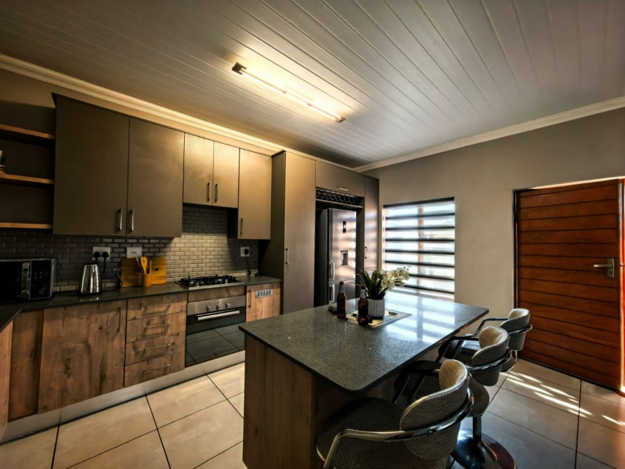 2 Bedroom Property for Sale in Christiaanville A H Gauteng