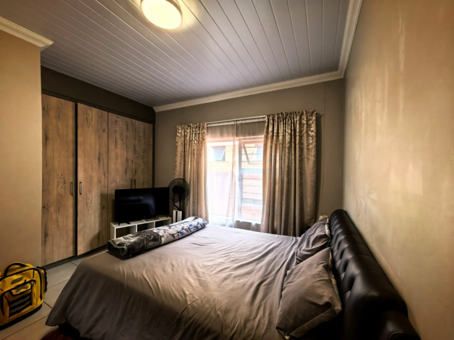 2 Bedroom Property for Sale in Christiaanville A H Gauteng