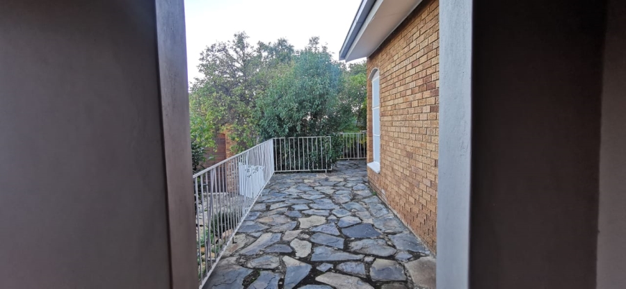 To Let Commercial Property for Rent in Glenvista Gauteng