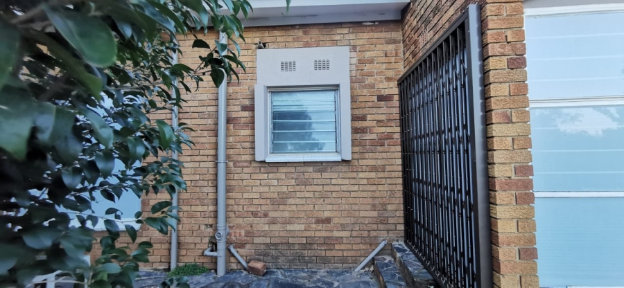 To Let Commercial Property for Rent in Glenvista Gauteng