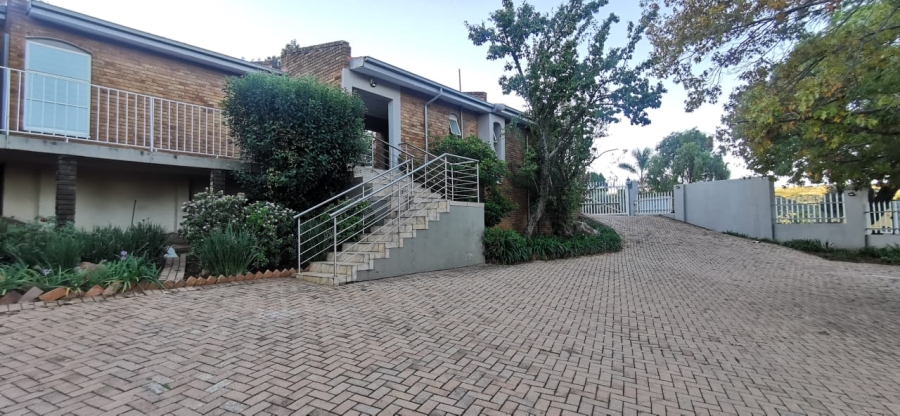 To Let Commercial Property for Rent in Glenvista Gauteng