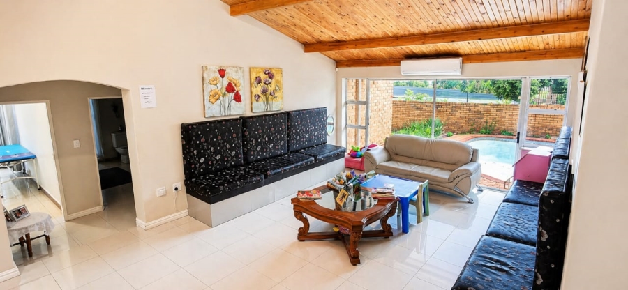To Let Commercial Property for Rent in Glenvista Gauteng
