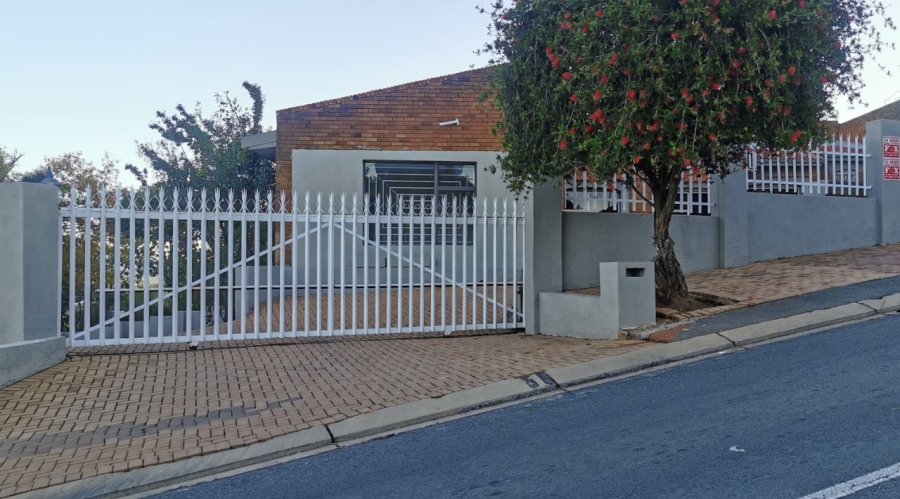 To Let Commercial Property for Rent in Glenvista Gauteng