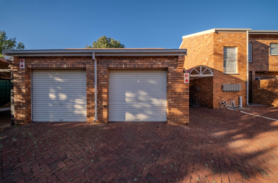 3 Bedroom Property for Sale in Garsfontein Gauteng